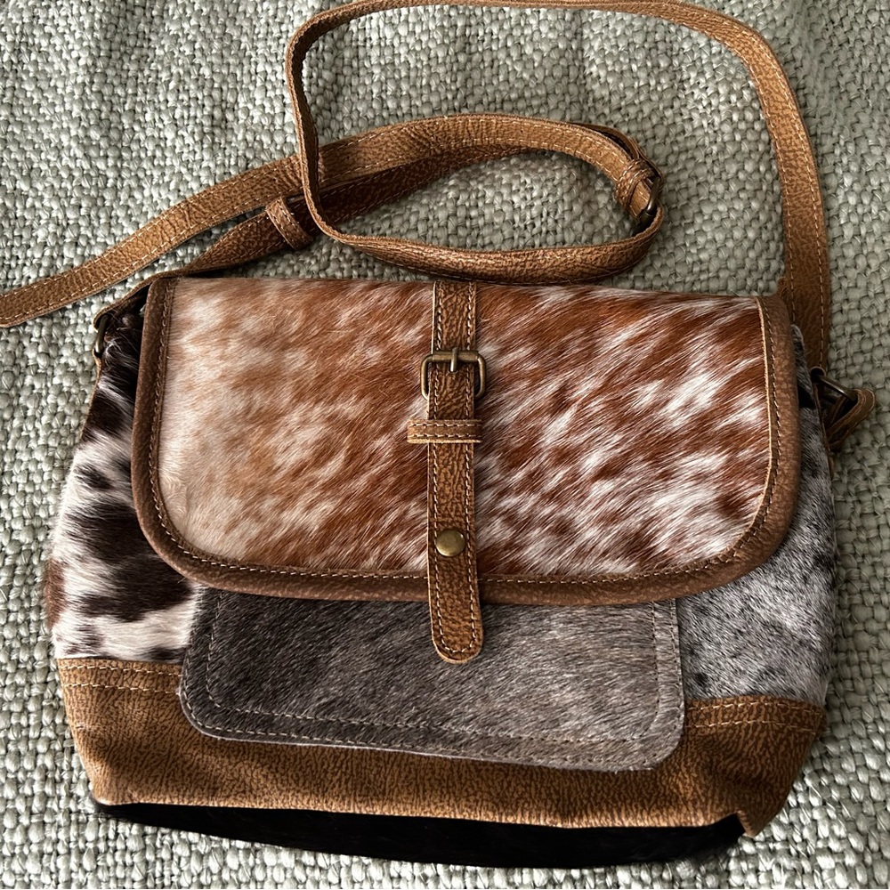 Myra Crossbody